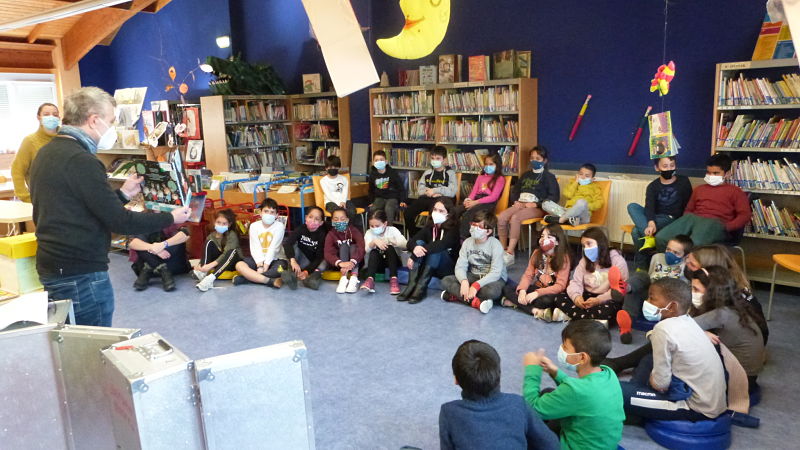 El «COFRE  DE LIBROS»  de Galtzagorri en nuestra escuela.